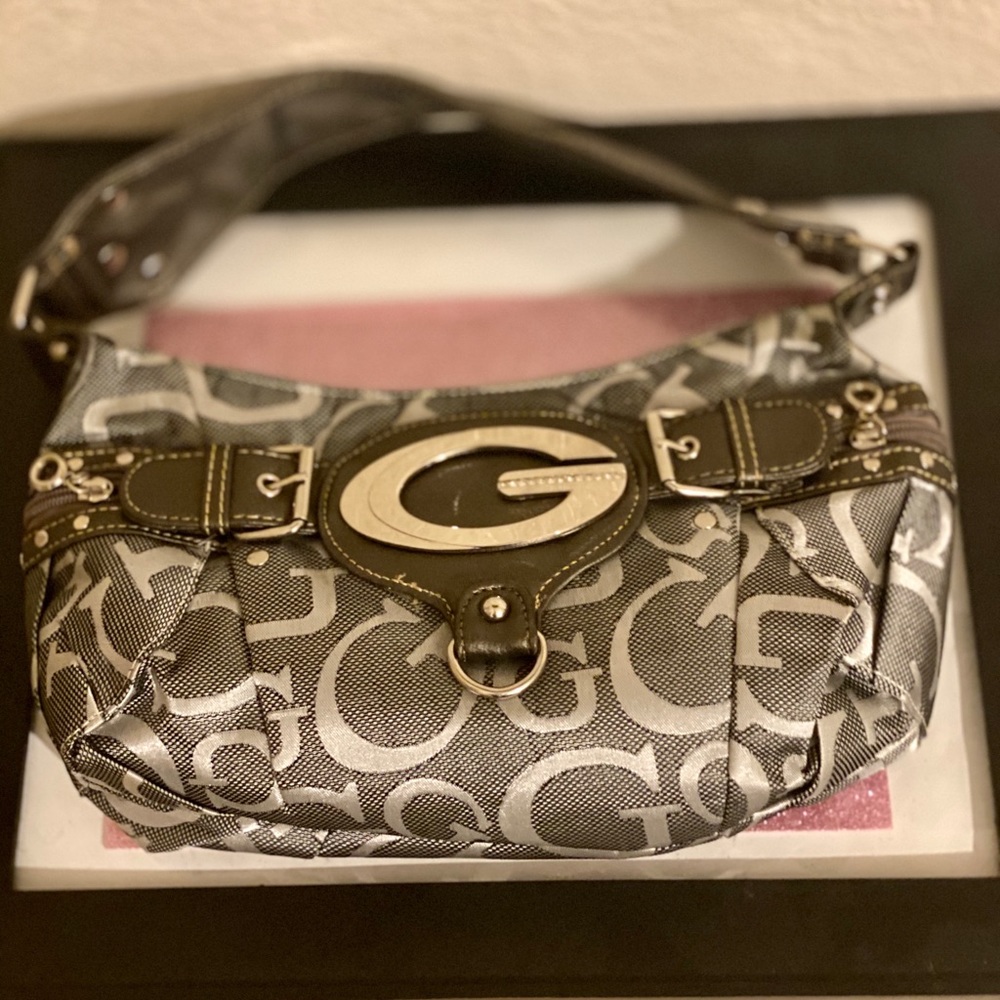 “GUESS” Small Hand Bag - Picture 6 of 15